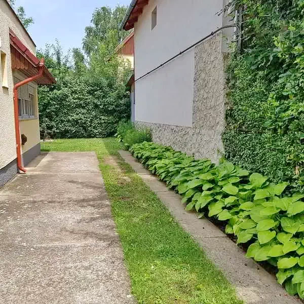  Cazare | Bungalow (K0915-2) Imaginea poate fi supusă drepturilor de autor. Se recomandă contactarea titularului drepturilor.