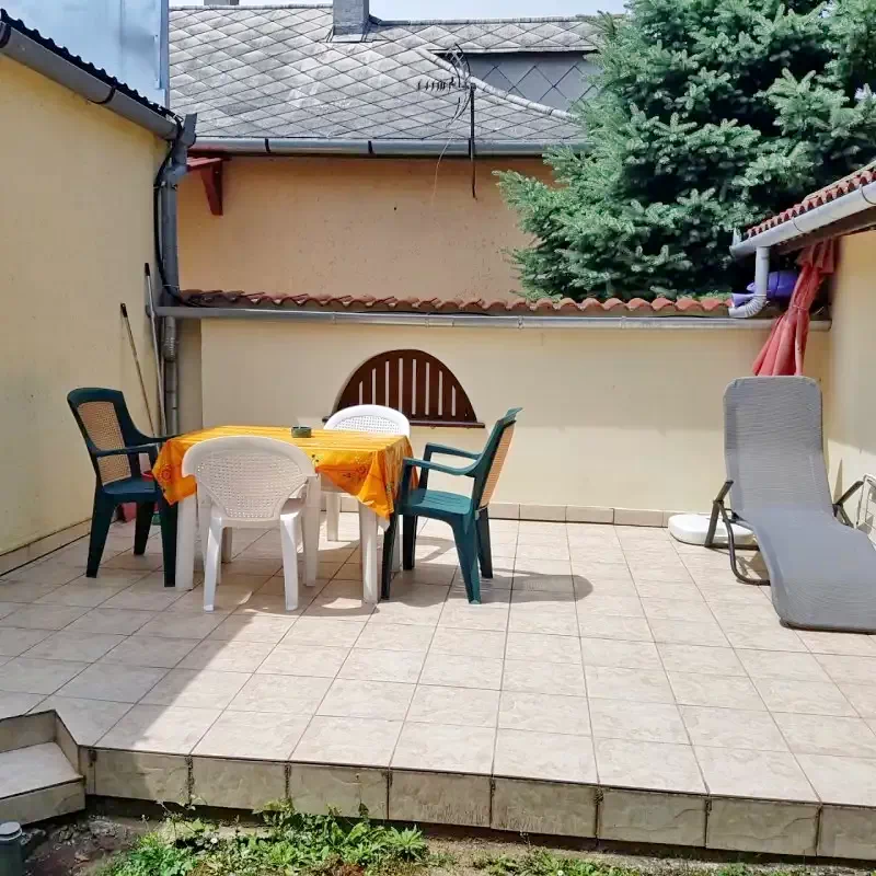 Hajdúszoboszló Szállás | Bungalow (K0915-5) A kép szerzői jogvédelem alatt állhat. Javasolt a kapcsolatfelvétel a jog tulajdonossal.