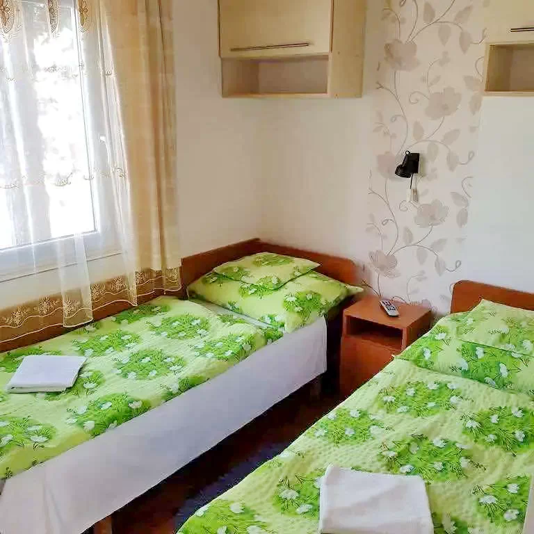 Hajdúszoboszló Szállás | Apartmanház (K0927-1) A kép szerzői jogvédelem alatt állhat. Javasolt a kapcsolatfelvétel a jog tulajdonossal.