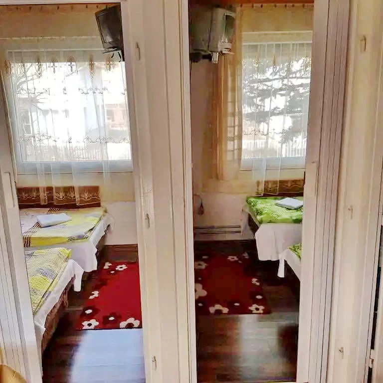  Cazare | Bungalow (K0927-5) Imaginea poate fi supusă drepturilor de autor. Se recomandă contactarea titularului drepturilor.