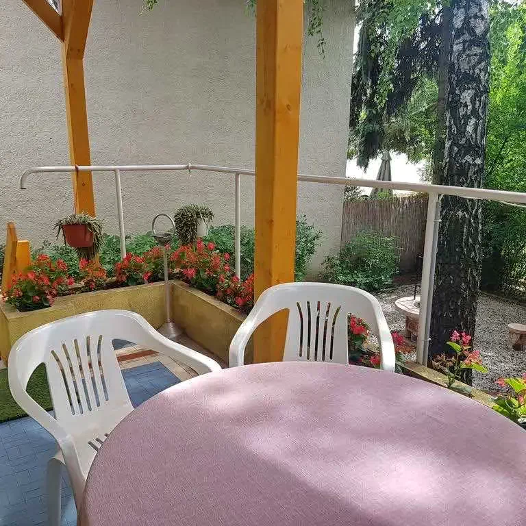 Hajdúszoboszló Szállás | Bungalow (K0927-8) A kép szerzői jogvédelem alatt állhat. Javasolt a kapcsolatfelvétel a jog tulajdonossal. Hajdúszoboszló Szállás | Bungalow (K0927-8) A kép szerzői jogvédelem alatt állhat. Javasolt a kapcsolatfelvétel a jog tulajdonossal.