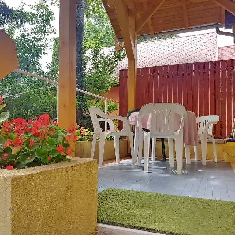 Hajdúszoboszló Szállás | Apartmanház (K0927-9) A kép szerzői jogvédelem alatt állhat. Javasolt a kapcsolatfelvétel a jog tulajdonossal.