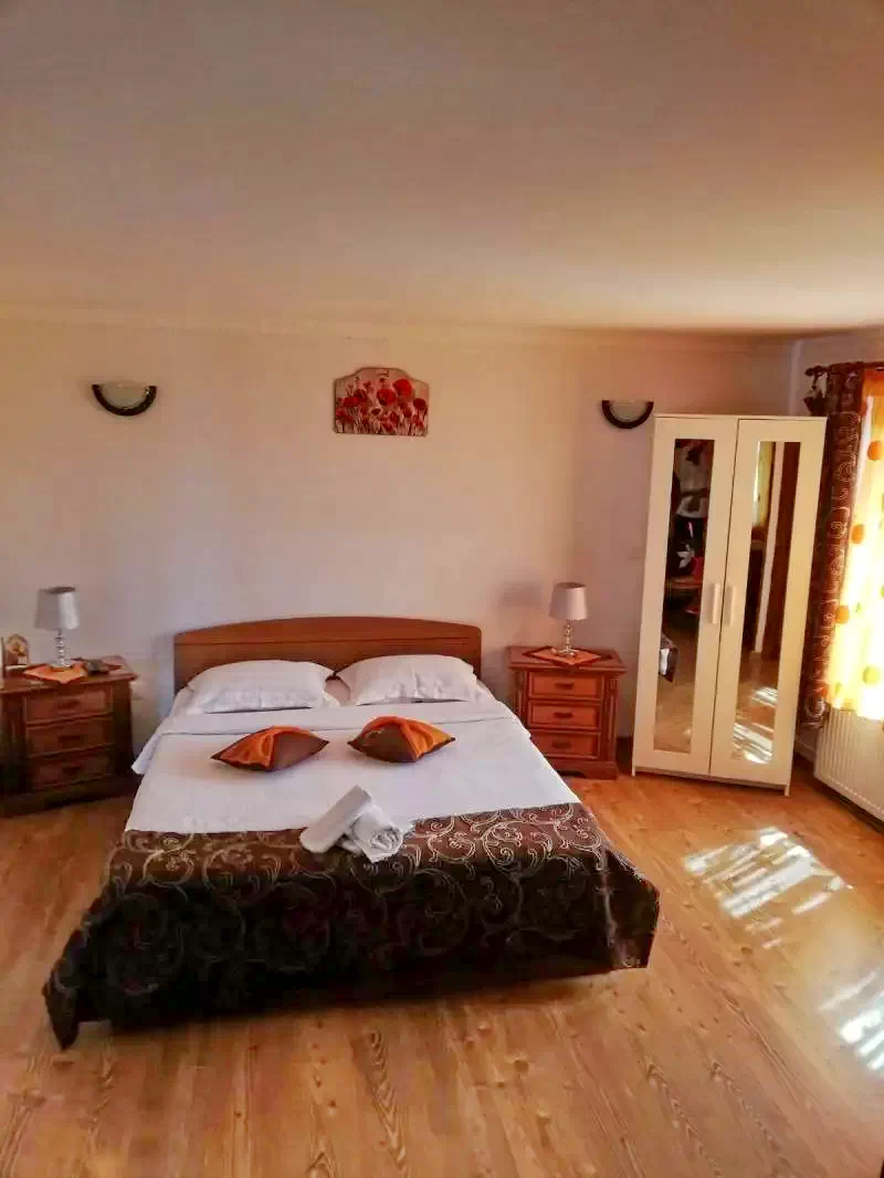 Tulcsa Szállás | Motel (K1312-17) A kép szerzői jogvédelem alatt állhat. Javasolt a kapcsolatfelvétel a jog tulajdonossal.