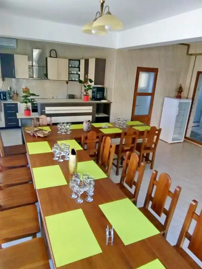 Slănic Cazare | Camping / Popas turistic (K0550-10) Imaginea poate fi supusă drepturilor de autor. Se recomandă contactarea titularului drepturilor.