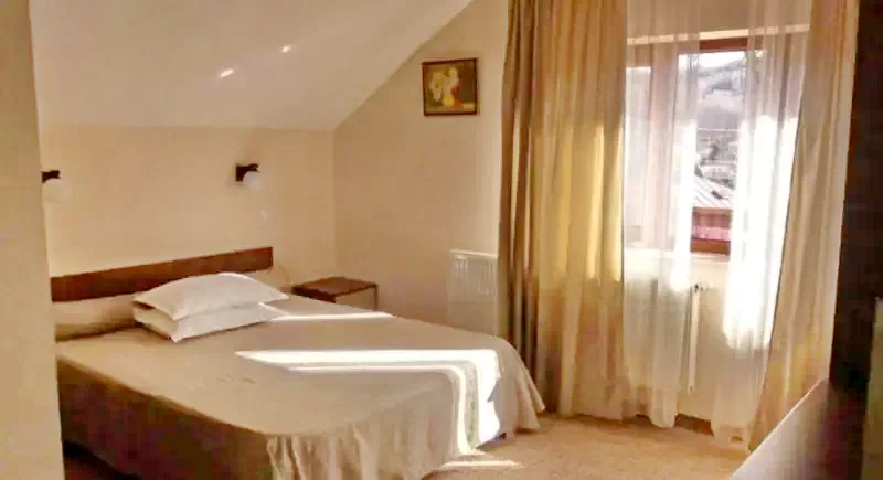 Slănic Cazare | Camping / Popas turistic (K0550-30) Imaginea poate fi supusă drepturilor de autor. Se recomandă contactarea titularului drepturilor.