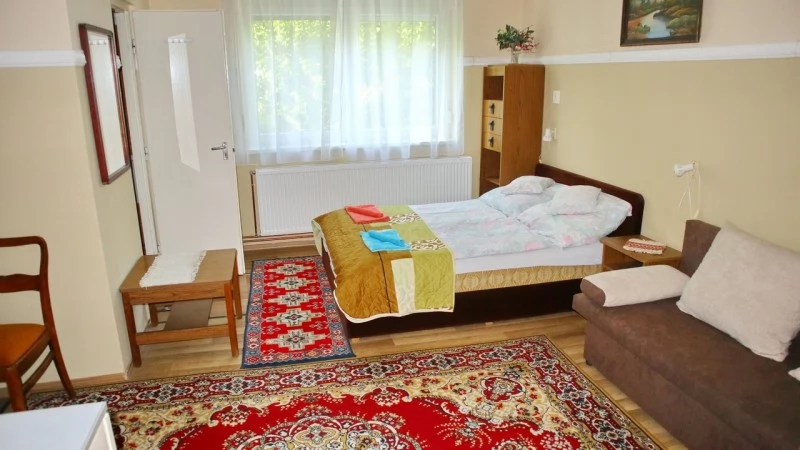 Jula Cazare | Hotel**** (K0339-4) Imaginea poate fi supusă drepturilor de autor. Se recomandă contactarea titularului drepturilor.