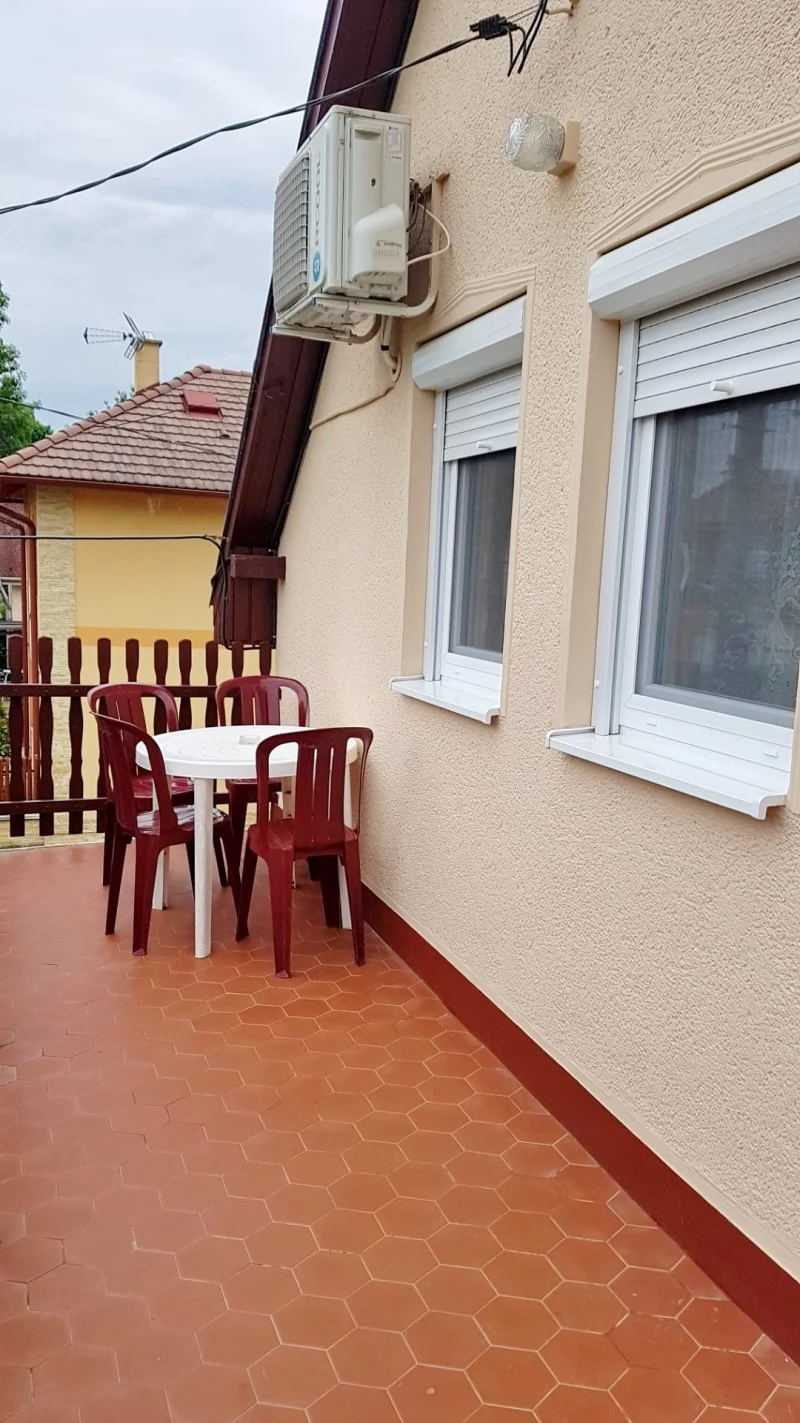  Cazare | Bungalow (K0906-18) Imaginea poate fi supusă drepturilor de autor. Se recomandă contactarea titularului drepturilor.