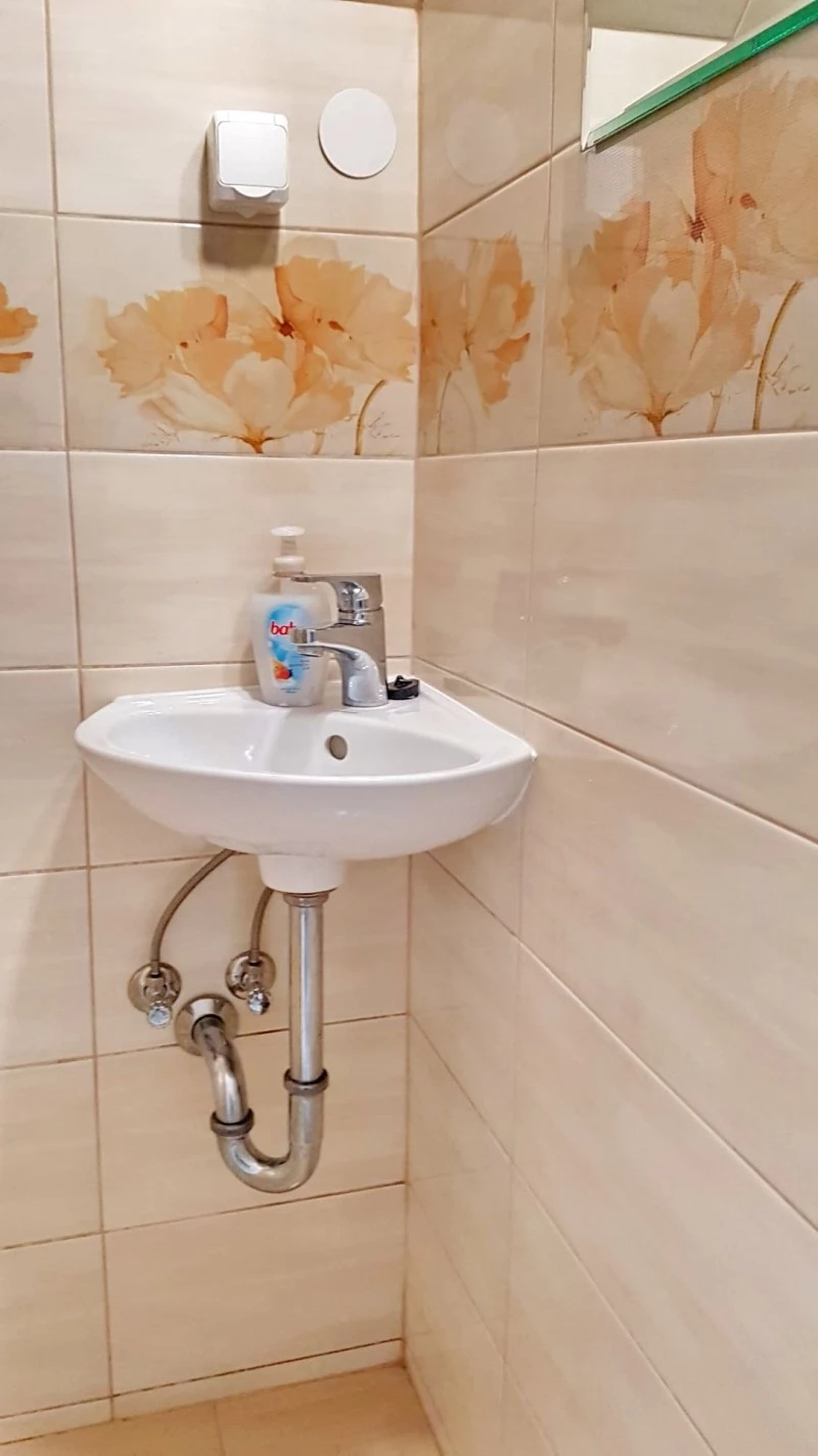  Cazare | Casă de apartamente (K0906-23) Imaginea poate fi supusă drepturilor de autor. Se recomandă contactarea titularului drepturilor.