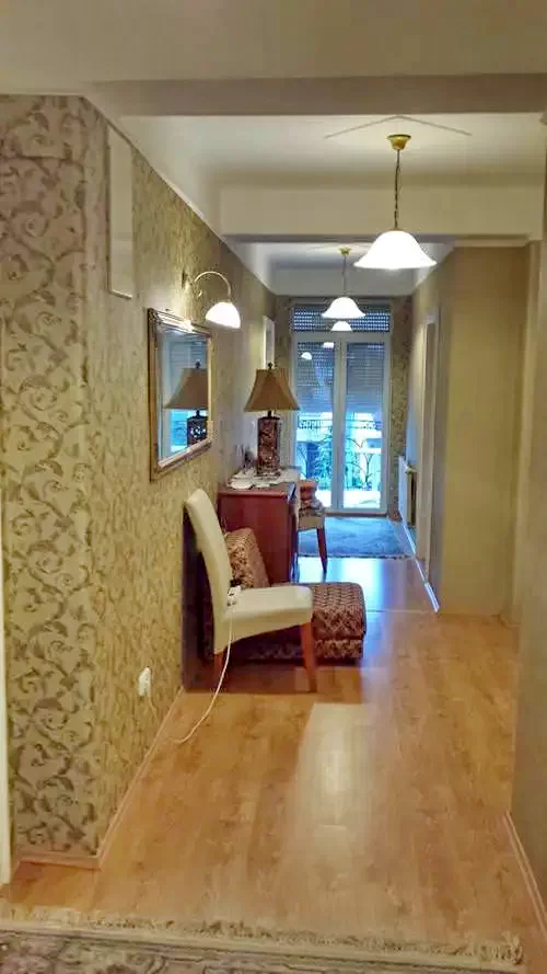  Cazare | Sat de vacanță (K0337-16) Imaginea poate fi supusă drepturilor de autor. Se recomandă contactarea titularului drepturilor.