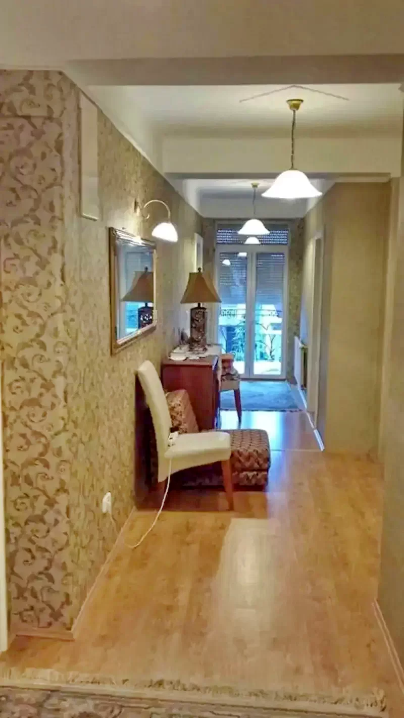  Cazare | Sat de vacanță (K0337-19) Imaginea poate fi supusă drepturilor de autor. Se recomandă contactarea titularului drepturilor.