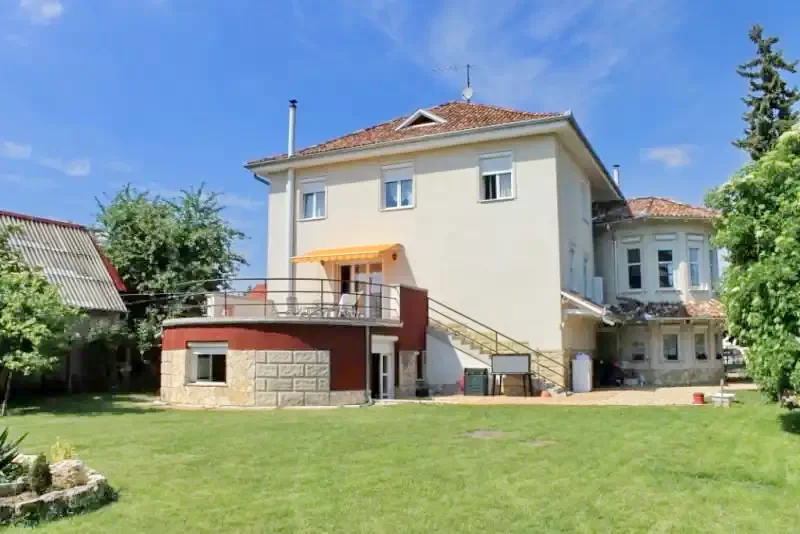 Hajdúszoboszló Cazare | Sat de vacanță (K0337-23) Imaginea poate fi supusă drepturilor de autor. Se recomandă contactarea titularului drepturilor.