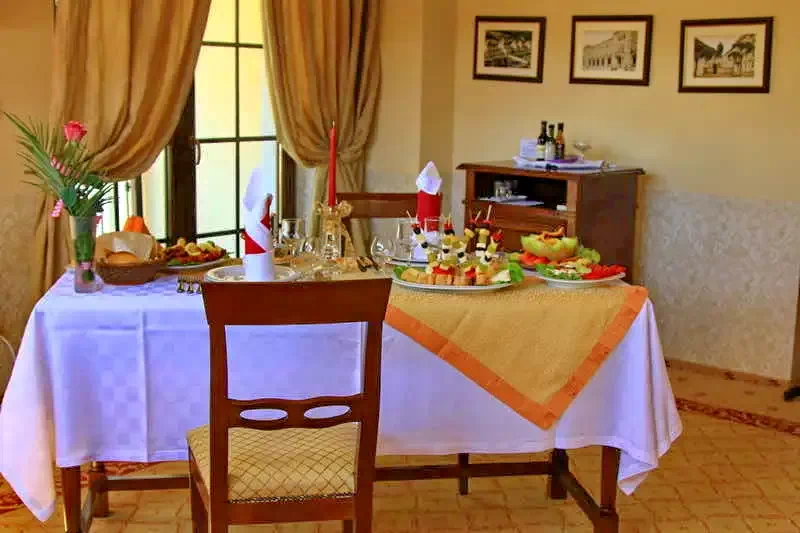 Băile Herculane Cazare | Motel (K0879-11) Imaginea poate fi supusă drepturilor de autor. Se recomandă contactarea titularului drepturilor.