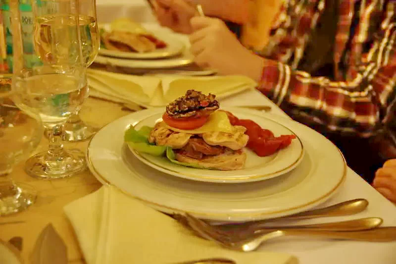 Băile Herculane Cazare | Motel (K0879-13) Imaginea poate fi supusă drepturilor de autor. Se recomandă contactarea titularului drepturilor.