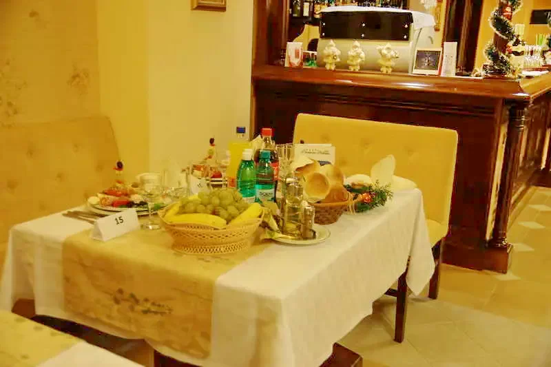 Băile Herculane Cazare | Motel (K0879-14) Imaginea poate fi supusă drepturilor de autor. Se recomandă contactarea titularului drepturilor.