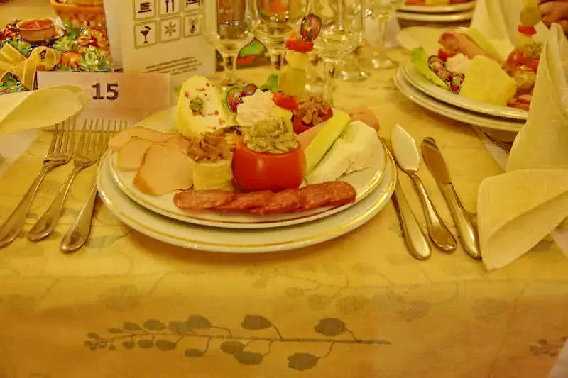 Băile Herculane Cazare | Motel (K0879-18) Imaginea poate fi supusă drepturilor de autor. Se recomandă contactarea titularului drepturilor.