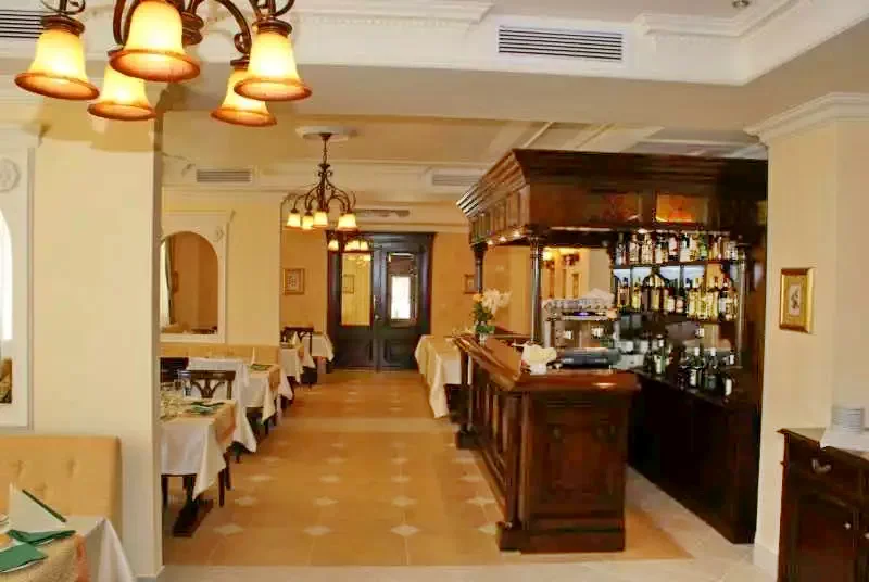 Băile Herculane Cazare | Motel (K0879-19) Imaginea poate fi supusă drepturilor de autor. Se recomandă contactarea titularului drepturilor.