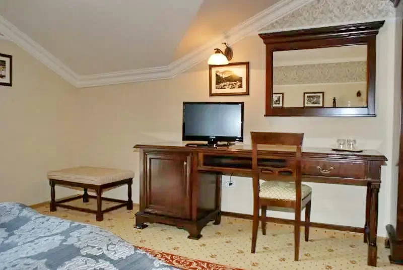 Băile Herculane Cazare | Motel (K0879-25) Imaginea poate fi supusă drepturilor de autor. Se recomandă contactarea titularului drepturilor.