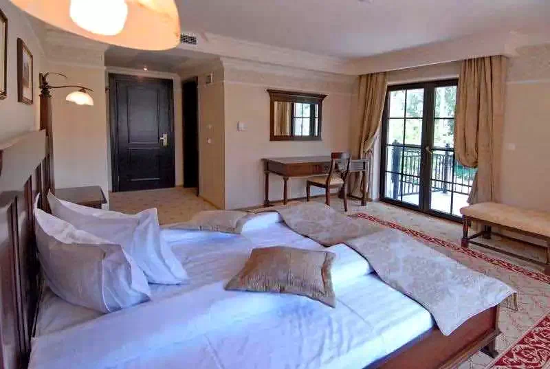 Băile Herculane Cazare | Motel (K0879-29) Imaginea poate fi supusă drepturilor de autor. Se recomandă contactarea titularului drepturilor.