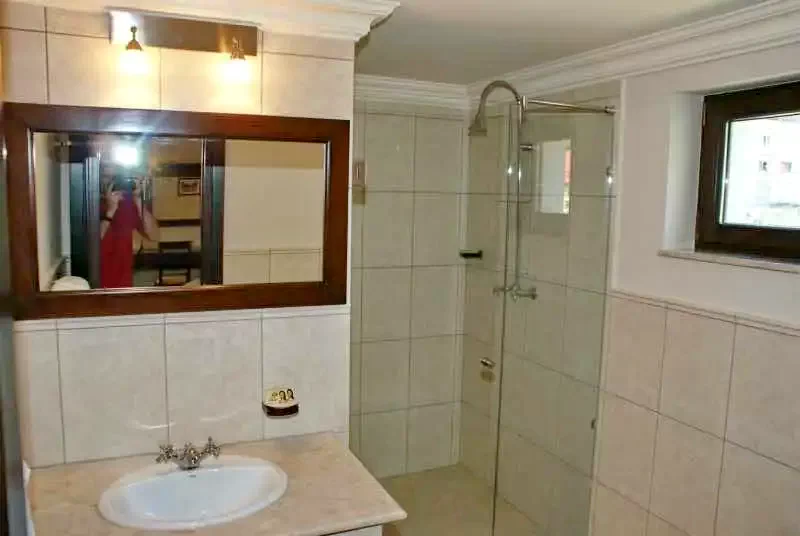 Herkulesfürdő Szállás | Motel (K0879-30) A kép szerzői jogvédelem alatt állhat. Javasolt a kapcsolatfelvétel a jog tulajdonossal.