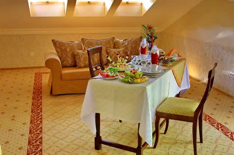 Herkulesfürdő Szállás | Motel (K0879-33) A kép szerzői jogvédelem alatt állhat. Javasolt a kapcsolatfelvétel a jog tulajdonossal.