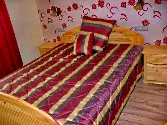  Cazare | Pensiune turistică (K1071-14) Imaginea poate fi supusă drepturilor de autor. Se recomandă contactarea titularului drepturilor.