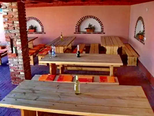  Cazare | Pensiune turistică (K1071-15) Imaginea poate fi supusă drepturilor de autor. Se recomandă contactarea titularului drepturilor.