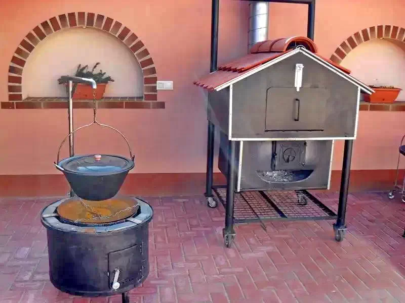  Cazare | Pensiune turistică (K1071-39) Imaginea poate fi supusă drepturilor de autor. Se recomandă contactarea titularului drepturilor.