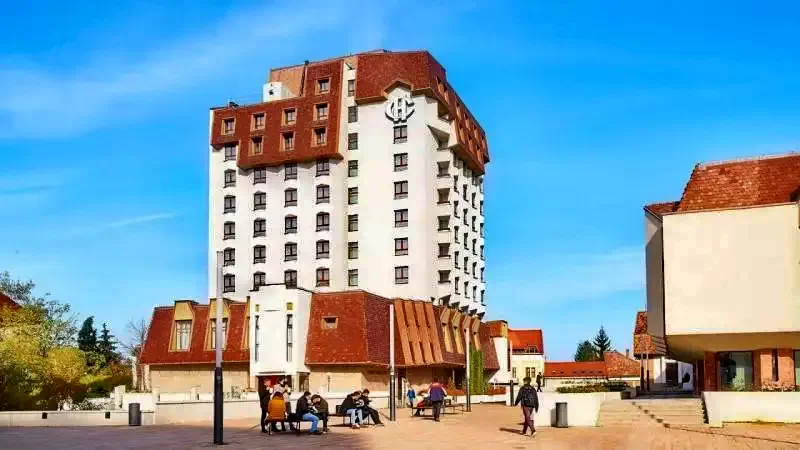 Târgu Mureș Cazare | Hotel**** (K0809-29) Imaginea poate fi supusă drepturilor de autor. Se recomandă contactarea titularului drepturilor.