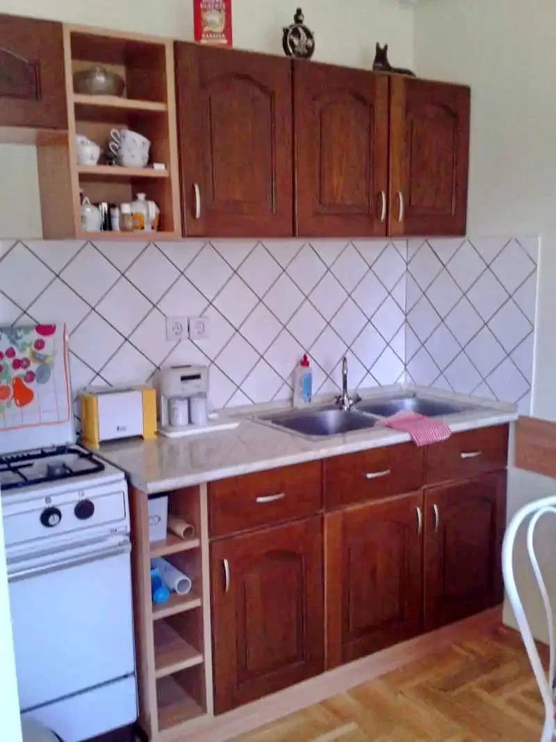  Cazare | Casă de apartamente (K0853-4) Imaginea poate fi supusă drepturilor de autor. Se recomandă contactarea titularului drepturilor.