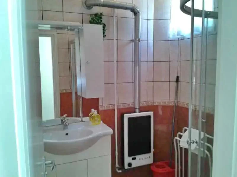 Hajdúszoboszló Szállás | Apartmanház (K0853-11) A kép szerzői jogvédelem alatt állhat. Javasolt a kapcsolatfelvétel a jog tulajdonossal. Hajdúszoboszló Szállás | Apartmanház (K0853-11) A kép szerzői jogvédelem alatt állhat. Javasolt a kapcsolatfelvétel a jog tulajdonossal.