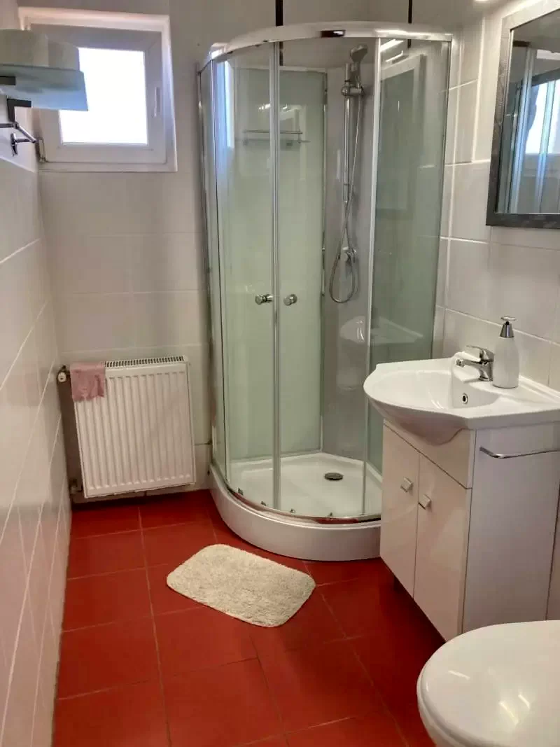 Mișcolț Cazare | Motel (K0512-11) Imaginea poate fi supusă drepturilor de autor. Se recomandă contactarea titularului drepturilor.