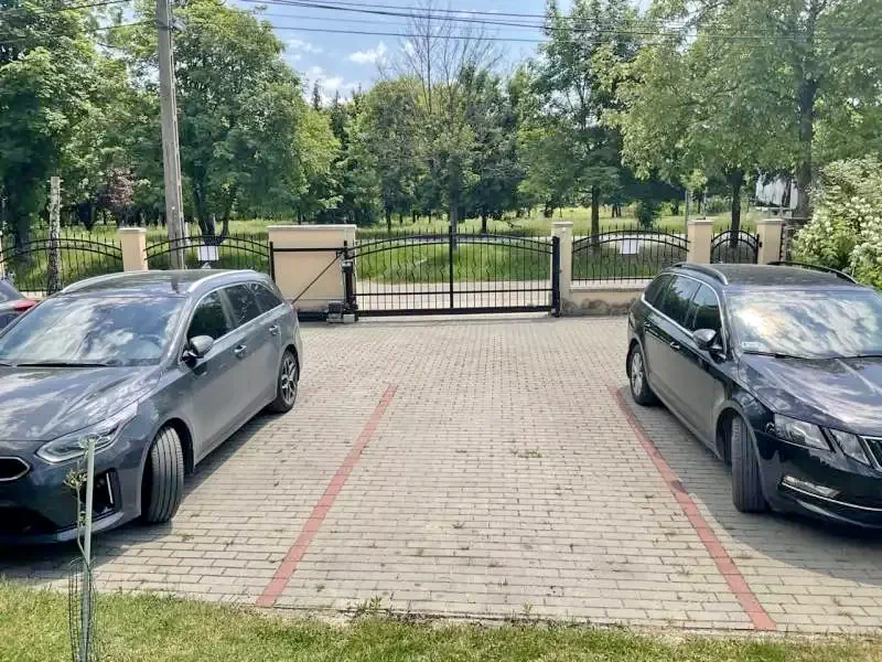 Mișcolț Cazare | Motel (K0512-28) Imaginea poate fi supusă drepturilor de autor. Se recomandă contactarea titularului drepturilor.