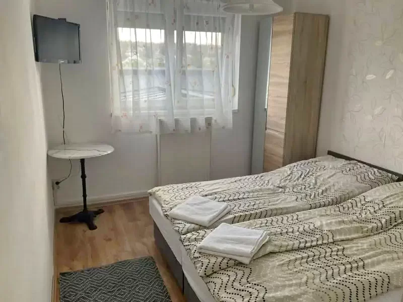 Mișcolț Cazare | Motel (K0512-43) Imaginea poate fi supusă drepturilor de autor. Se recomandă contactarea titularului drepturilor.