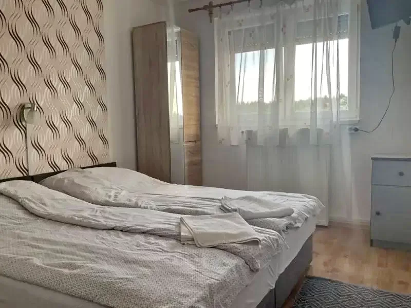 Mișcolț Cazare | Motel (K0512-44) Imaginea poate fi supusă drepturilor de autor. Se recomandă contactarea titularului drepturilor.