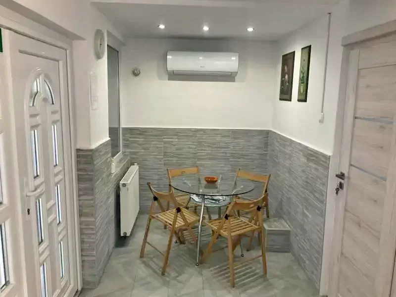 Mișcolț Cazare | Motel (K0512-47) Imaginea poate fi supusă drepturilor de autor. Se recomandă contactarea titularului drepturilor.