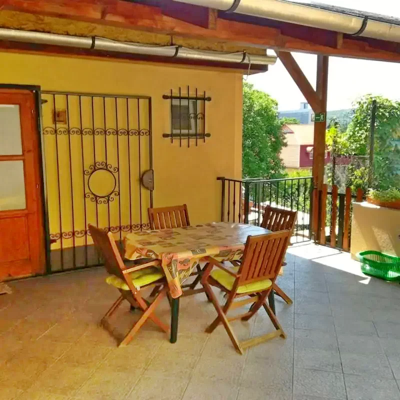 Mișcolț Cazare | Motel (K0512-55) Imaginea poate fi supusă drepturilor de autor. Se recomandă contactarea titularului drepturilor.