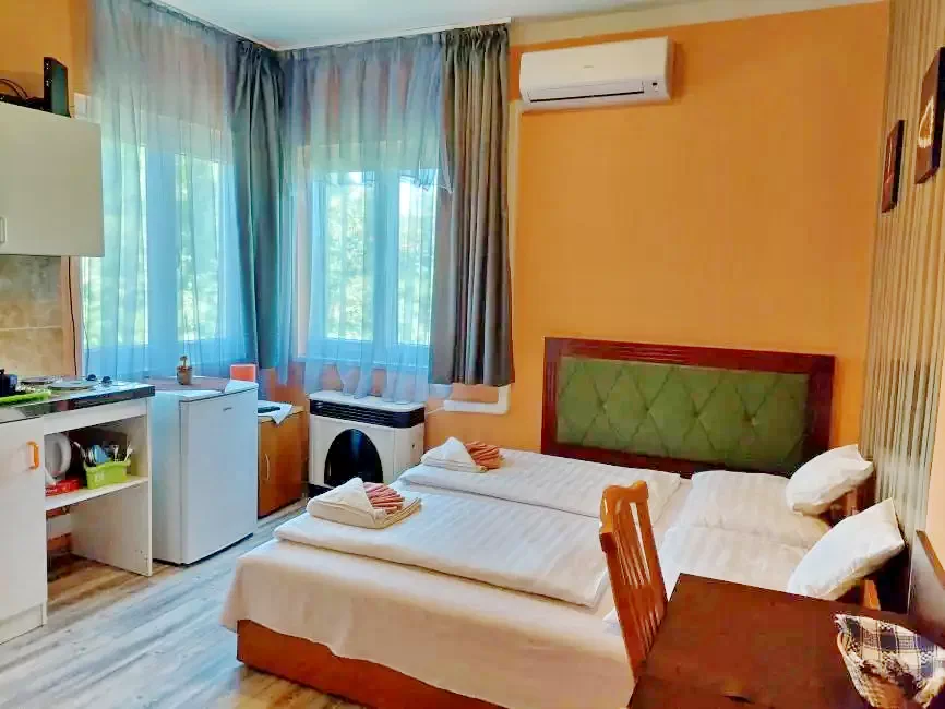 Mișcolț Cazare | Casă de apartamente (K0666-33) Imaginea poate fi supusă drepturilor de autor. Se recomandă contactarea titularului drepturilor.