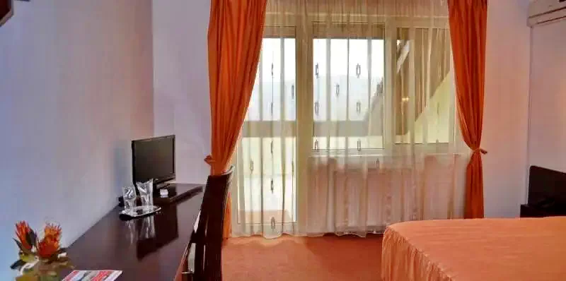 Târgu Mureș Cazare | Hotel**** (K1348-47) Imaginea poate fi supusă drepturilor de autor. Se recomandă contactarea titularului drepturilor.