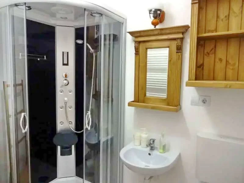  Cazare | Bungalow (K1053-4) Imaginea poate fi supusă drepturilor de autor. Se recomandă contactarea titularului drepturilor.