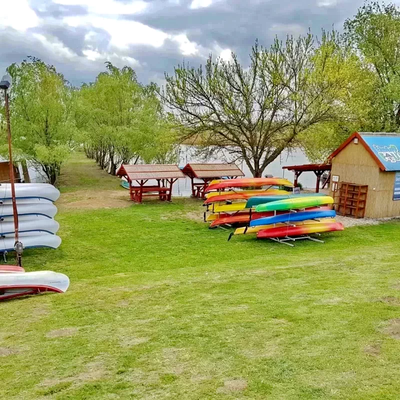 Sarud Szállás | Apartmanház (K1053-5) A kép szerzői jogvédelem alatt állhat. Javasolt a kapcsolatfelvétel a jog tulajdonossal. Sarud Szállás | Apartmanház (K1053-5) A kép szerzői jogvédelem alatt állhat. Javasolt a kapcsolatfelvétel a jog tulajdonossal.