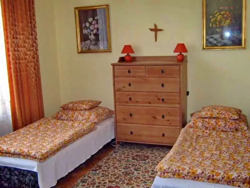 Mișcolț Cazare | Bungalow (K0859-4) Imaginea poate fi supusă drepturilor de autor. Se recomandă contactarea titularului drepturilor.