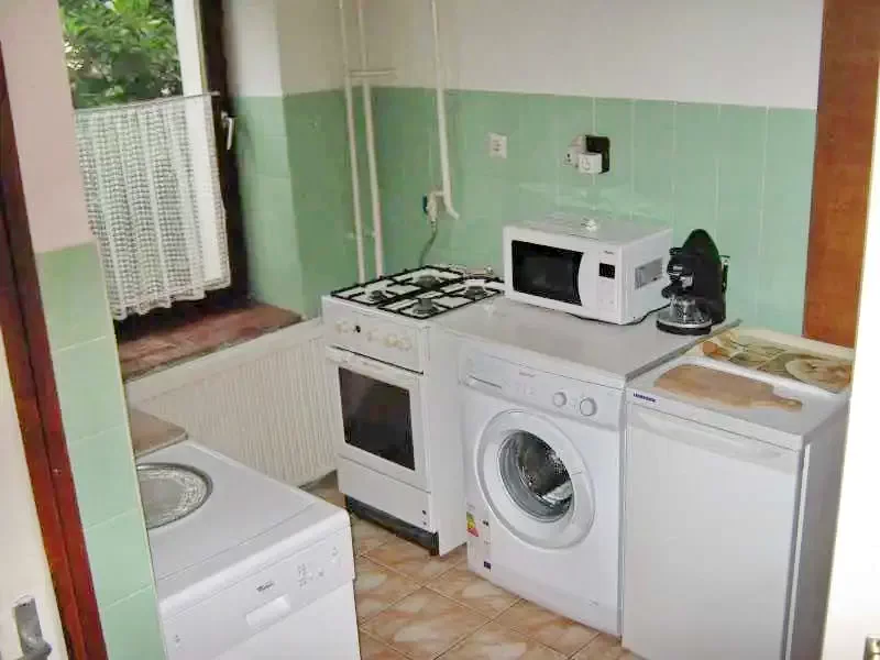 Mișcolț Cazare | Casă de apartamente (K0859-23) Imaginea poate fi supusă drepturilor de autor. Se recomandă contactarea titularului drepturilor.