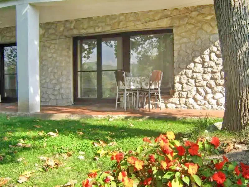 Miskolc Szállás | Apartmanház (K0859-24) A kép szerzői jogvédelem alatt állhat. Javasolt a kapcsolatfelvétel a jog tulajdonossal. Miskolc Szállás | Apartmanház (K0859-24) A kép szerzői jogvédelem alatt állhat. Javasolt a kapcsolatfelvétel a jog tulajdonossal.