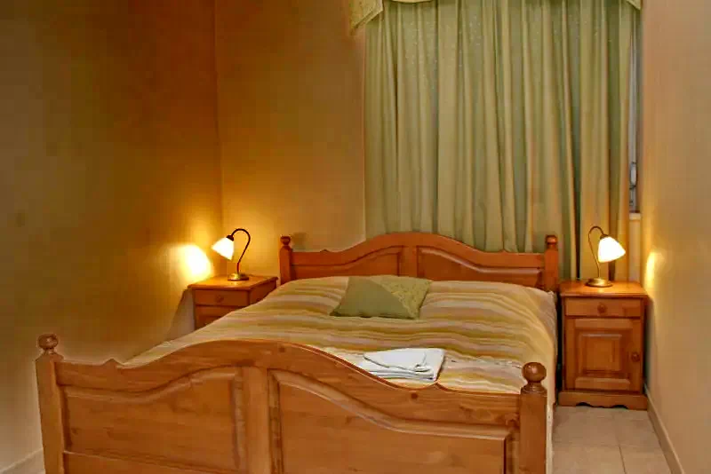  Cazare | Sat de vacanță (K0588-5) Imaginea poate fi supusă drepturilor de autor. Se recomandă contactarea titularului drepturilor.