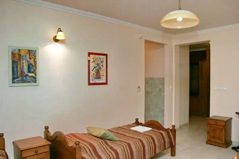  Cazare | Sat de vacanță (K0588-30) Imaginea poate fi supusă drepturilor de autor. Se recomandă contactarea titularului drepturilor.