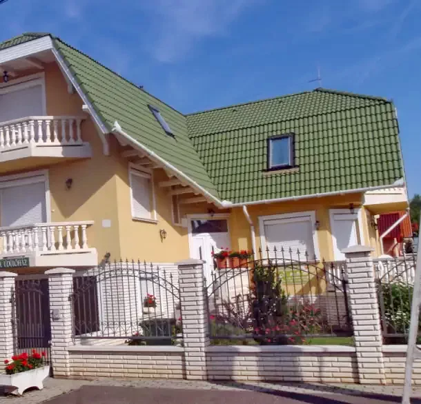  Cazare | Sat de vacanță (K0588-33) Imaginea poate fi supusă drepturilor de autor. Se recomandă contactarea titularului drepturilor.