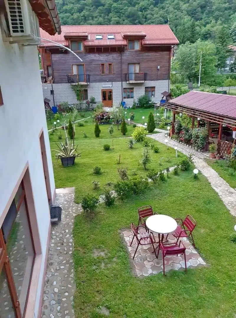 Băile Herculane Cazare | Motel (K0898-5) Imaginea poate fi supusă drepturilor de autor. Se recomandă contactarea titularului drepturilor.
