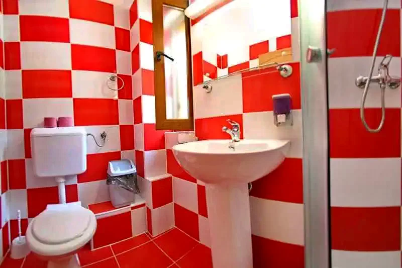 Herkulesfürdő Szállás | Motel (K0898-8) A kép szerzői jogvédelem alatt állhat. Javasolt a kapcsolatfelvétel a jog tulajdonossal.