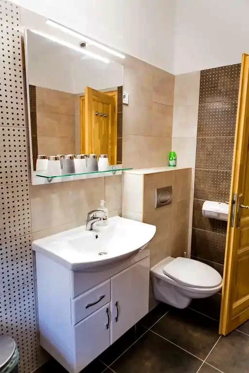 Mișcolț Cazare | Motel (K0746-16) Imaginea poate fi supusă drepturilor de autor. Se recomandă contactarea titularului drepturilor.