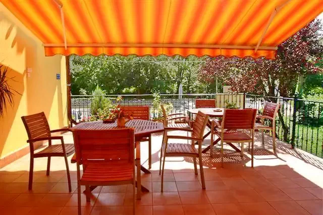 Mișcolț Cazare | Motel (K0746-21) Imaginea poate fi supusă drepturilor de autor. Se recomandă contactarea titularului drepturilor.